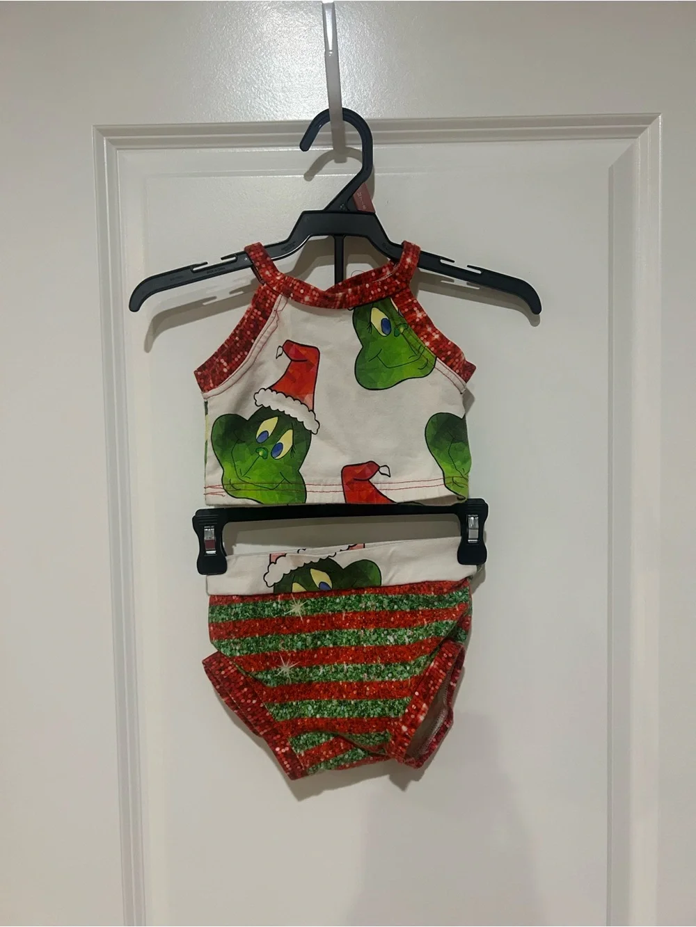 EUC Girls Grinch Christmas Dance Set Holiday Crop Top Shorts Whoville Dancewear